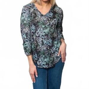 NEW SNOSKINS printed crinkle v neck blouse in dreamy